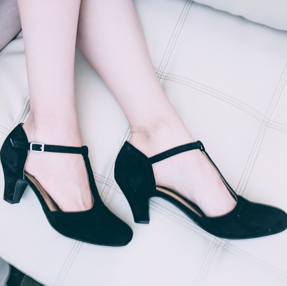 Mary Jane Velvet Retro Pumps